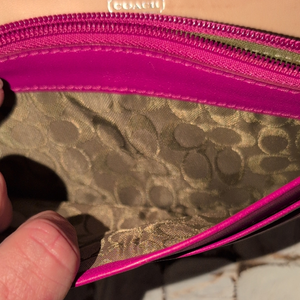 Coach Vintage Soho Buckle Leather Wallet. For lulueen - Picture 6 of 10